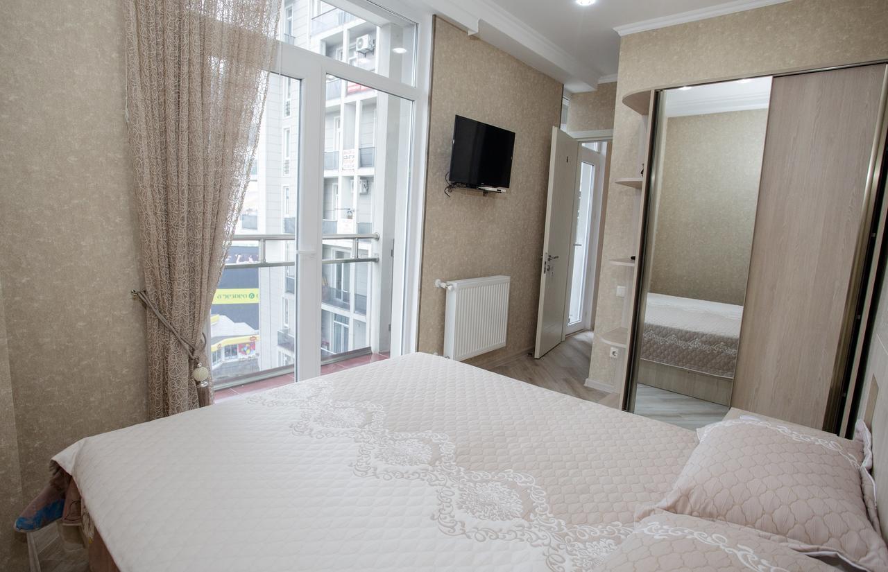 5 Rooms Batumi Exterior photo